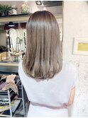 赤みが気になる方におすすめのグレージュカラー