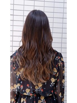 ラウレア(LAULEA) スタイリング簡単！ロングのモテパーマはこれ！