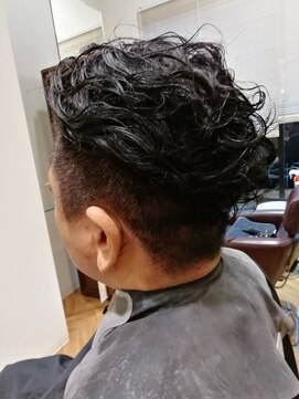 オラ ボーテ(Aura Beaute) メンズ外国人風パーマ