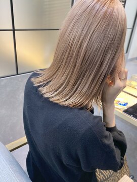 リノショアーズ 日本大通り店(RINOSHORES) 【2ブリーチ＋ワンカラー】アプリコットベージュ/外ハネミディ