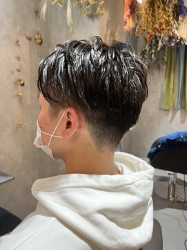 お花と犬と美容室 ビジネスショート