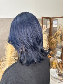 ヘアーデザインルアナ(Hair design Luana.) 暗めネイビーブルー