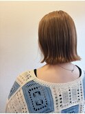 切りっぱなしボブ×ブリーチ一回ベージュカラー