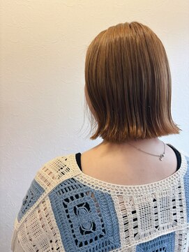 ビジュー(bijou) 切りっぱなしボブ×ブリーチ一回ベージュカラー