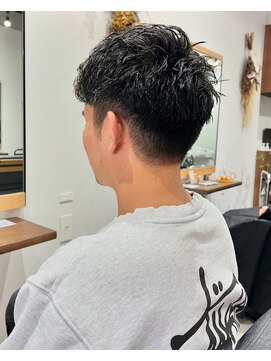 フェリスヘア(feliz hair) アップバングのメンズ刈り上げショートヘア