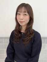 マアム ジー 明大前店(ma'am Zee) ロングレイヤー×明るめ白髪染めスタイル