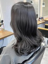 クラン 岡本(Chlan)&nbsp;うるツヤ☆ブルーグレージュ×ゆるふわミディ