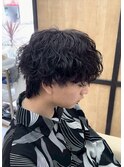 波巻きパーマツイストスパイラルマッシュツーブロック刈り上げ