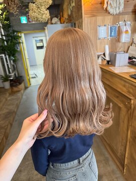 ウィークエンド(WEEKEND) ブリーチ+カット+トリートメント【￥23900】