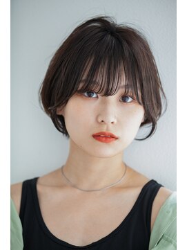 抜け感ショートボブ×透明感カラー