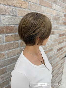 乾かすだけでまとまるショートボブ