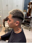 マンバンバレイヤージュ メンズ短髮バズカット髪型 メンズ