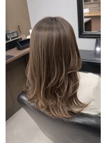 ランルコネ(ran rukone)&nbsp;レイヤースタイル髪質改善カラー白髪ぼかしで叶える艶と立体感