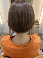 ニナ 梅田(nina)&nbsp;丸みシルエットの美髪ショートボブ