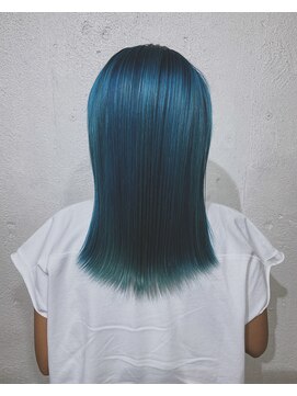 ワースホワイル(WORTH WHILE) 大人ガーリーダークアッシュミディアムレイヤーカットブリーチ