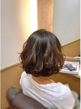 ビグディーサロン(BIGOUDI salon koshien) 【ISAACBLANCO】グラデーションボブ