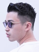 ガズル ハラジュク(GUZZLE HARAJUKU)&nbsp;パーマでつくる刈り上げジェントルスタイル