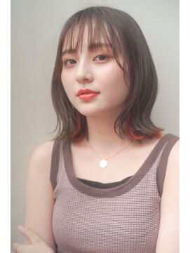 レジュアル(RESSUAL) 美髪　ホワイトグレージュ　大人かわいい　こなれミディ