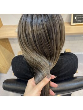 ニール(Neale.) 【soi.】ハイライト