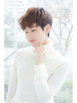 ハチ(hachi) 刈り上げボブ/ボブレイヤー/マッシュショート/プラチナカラー