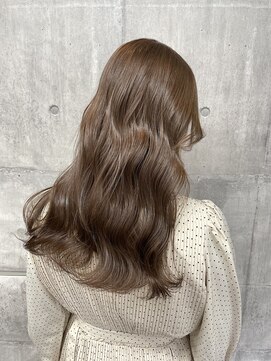 オグジュアリー 表参道(aux.) フォギーベージュ【ayame】（表参道/青山）