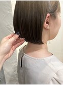 ミニボブ×オリーブベージュ