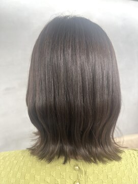 インビテーション(invitation) 大人ボブ◎オリーブカラー