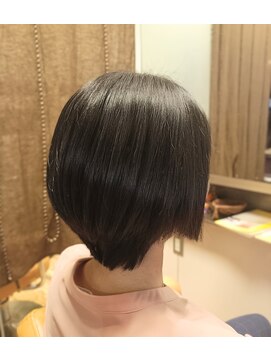 シャイン(Shine) グラデーションボブ