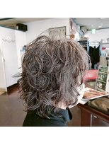 ティンク Hair Tink&nbsp;女性らしいフォルムのショートウェーブ