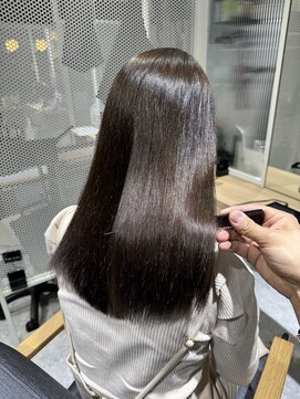 タミーズ 金山(Tummy's) 美髪改善ストレート