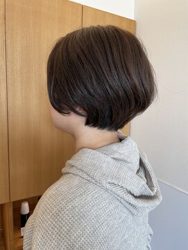 ヘアーウニール(Hair Unir) ダークなアッシュ系ショートボブ