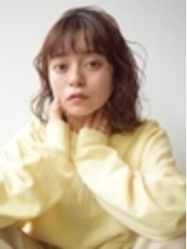 サークル(CIRCLE) ボブカーキグレージュ大人かわいいフェザーバング