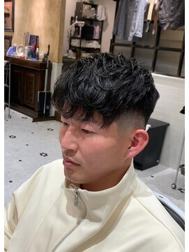 ルドローブラントオオサカ(LUDLOW BLUNT Osaka) 【LUDLOW BLUNT】フェードカット メンズパーマ 癖毛風 黒髪 大阪