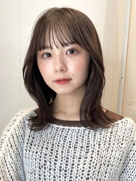 ガーデン ムサシコスギ(GARDEN MUSASHIKOSUGI) くびレイヤーエモージュミディアム/外ハネ/小顔/黒髪/グレージュ