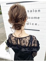 ニド(2do)&nbsp;結婚式お呼ばれダウンくくりアレンジ