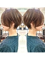 アンド ストーリーズ(&STORIES)&nbsp;前髪あり耳掛け丸みくびれショートボブ20代30代40代50代(蘭)