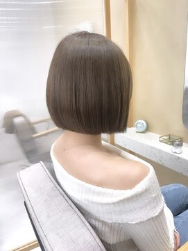 ミシェリー(misherry) ミルクティーベージュ/パツッとボブ/小顔ヘア/レイヤーカット