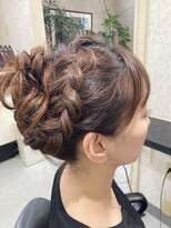 ダウエルイースト 編み込みアップ