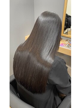 スリーク バイ ロイ 円町本店(sleek by roy) 艶感で印象チェンジ。髪質改善トリートメント。