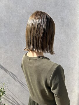 ミントベージュ