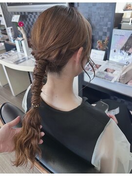 ヘアー グラン(hair gran) 結婚式×お呼ばれ タイトヘアアレンジ | 金箔 |
