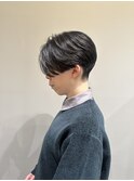 柔らかさのある前下がりショート