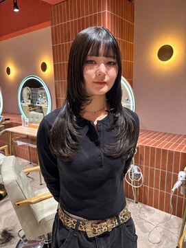 ヘアーアンドメイク ビス(HAIR&MAKE bis) レイヤーカット【KAYO】