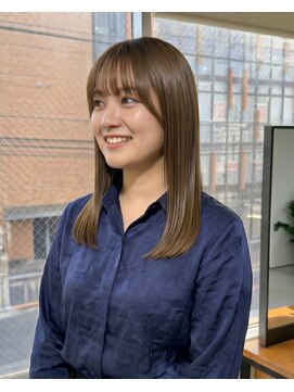 零秒女髪 千里丘店 艶やかでまとまる大人のミディアムストレート髪質改善艶感