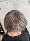 脱白髪染め/白髪染めを使わないグレイヘア