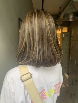 ジーナ(XENA) アッシュベージュ×ハイライト