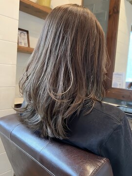 ラレイ ハラジュク(Lalei harajuku) 【ささき】ブリーチなしカラー/グレーベージュ/ミディアムウルフ