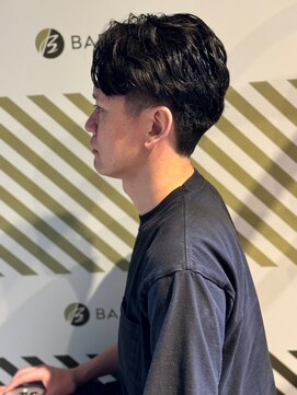 バーバーバー アカバネ(BARBER-BAR AKABANE) バーバーが作る毛流れニュアンスパーマ ツーブロック#1