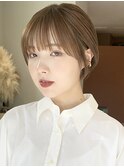丸みショートマッシュコンパクト黒髪ベージュショート前髪あり