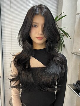 ベティー(Vetty) 色気レイヤーカット×ブルーブラック